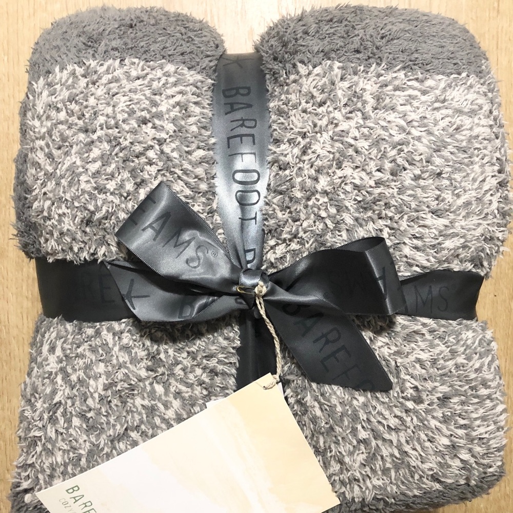 NEW Barefoot Dreams Cozy Chic Blanket
